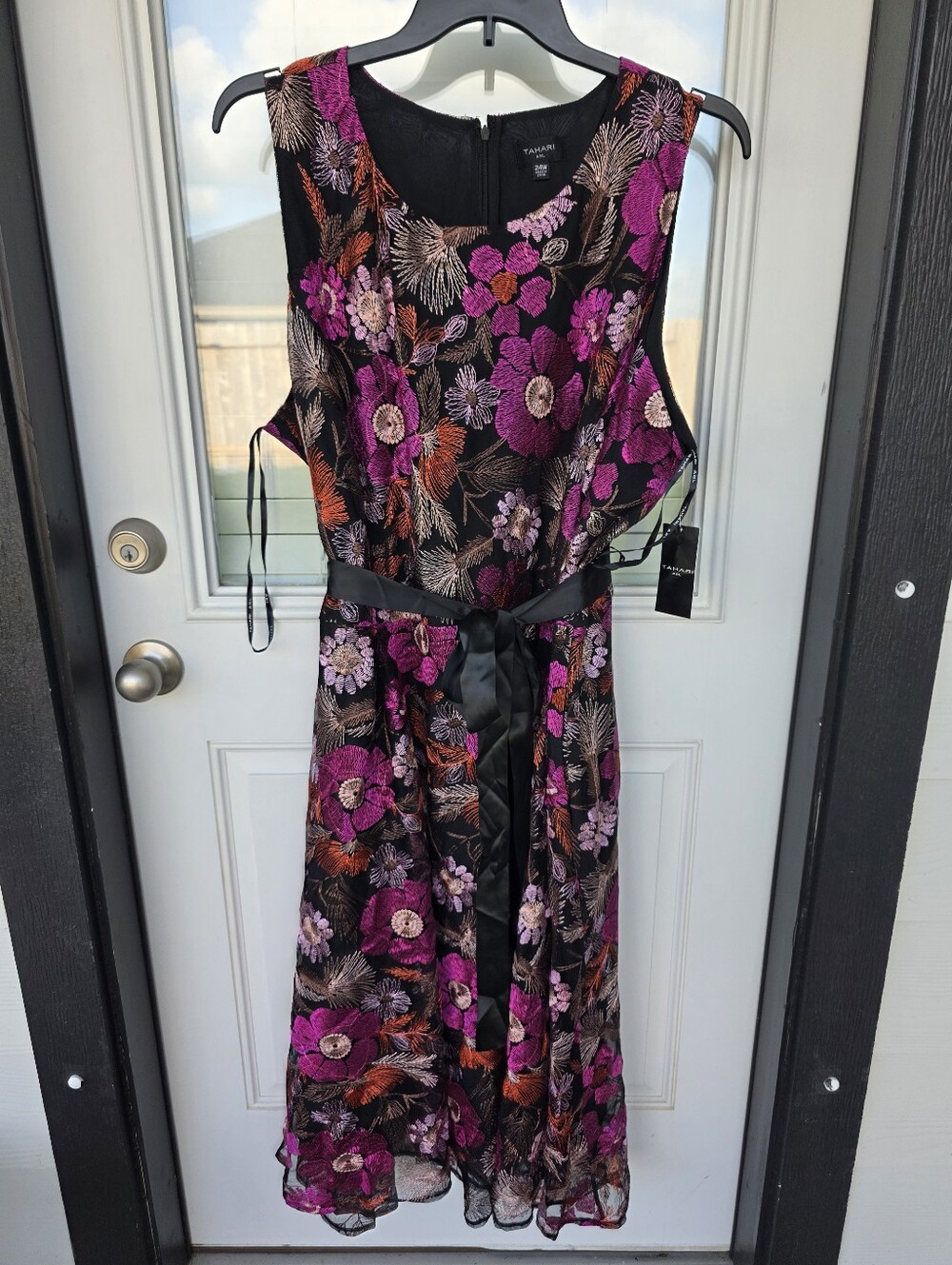 Tahari ASL Floral Embroidered Midi Dress 24W Plus Size Sleeveless Formal NWT - Picture 2 of 10